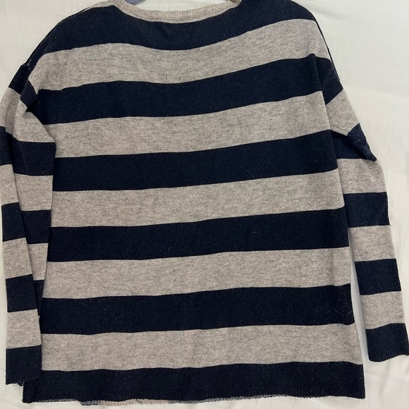 Princess Goes Hollywood Tom & Jerry Sweater - Picture 4 of 5